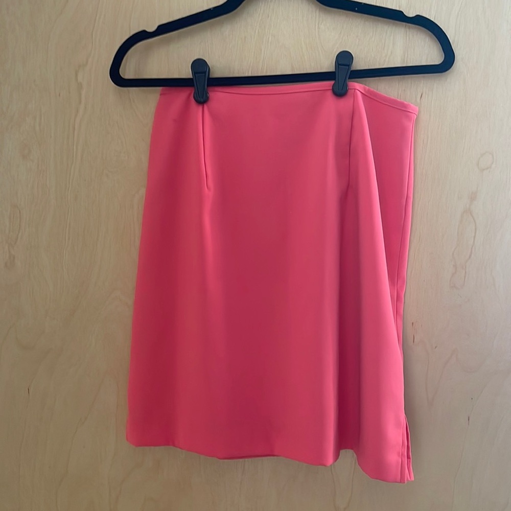 Pink pencil skirt